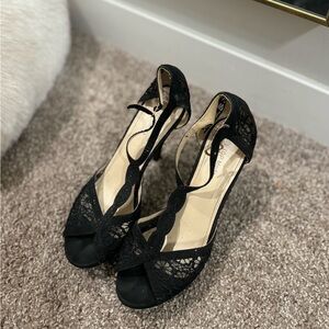 TOP Moda Black Lace Heels